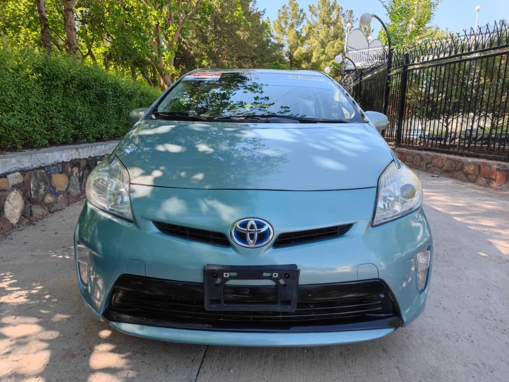 Toyota  Prius 2014