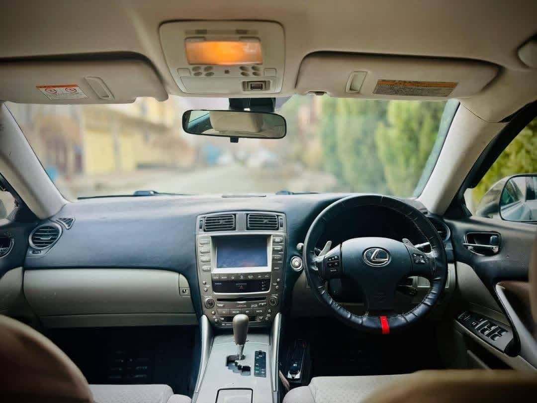 Lexus  IS 2006